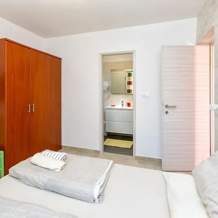 Murenc Apartment *