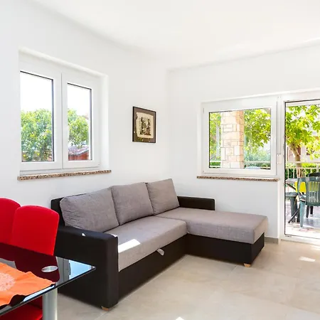 Murenc Apartment *